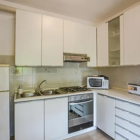 1 Bedroom Lovely In